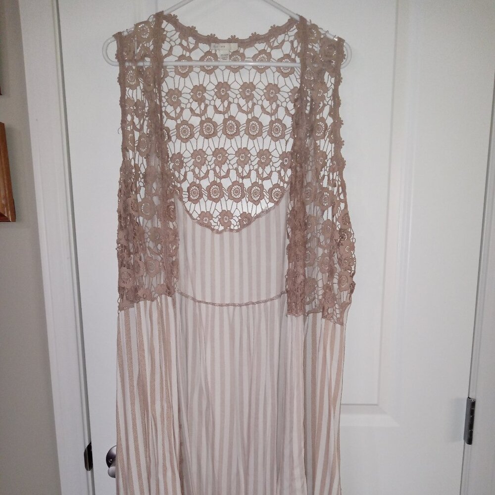 Knee length cover up with crotchet yokes and crotchet trim